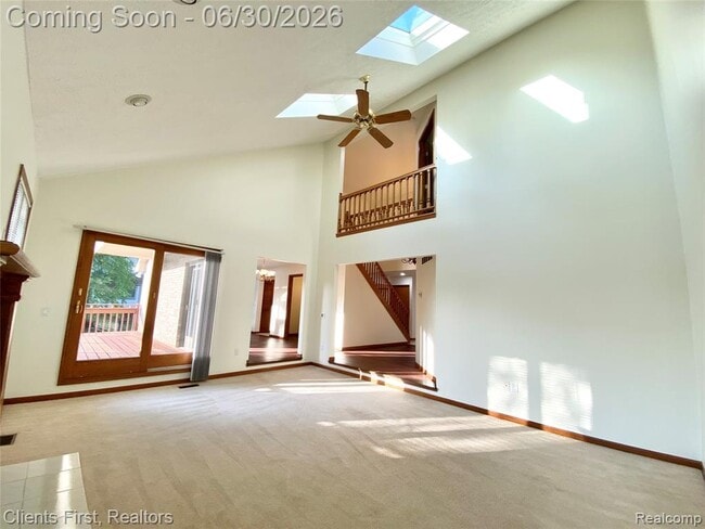 Building Photo - 7233 Oakwood Dr
