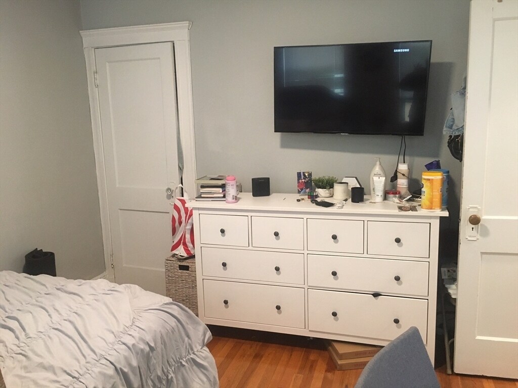 Building Photo - 7 Weld Hill St