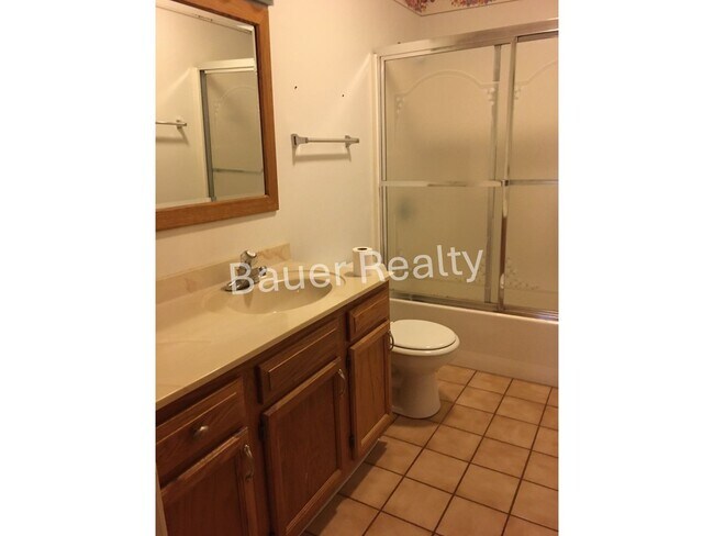 Building Photo - Three Bedroom, Southside Ashland