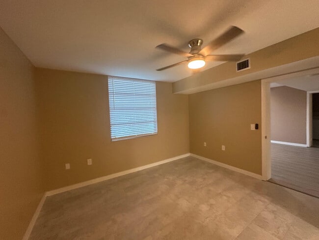 Building Photo - 1717 Whitehall Dr