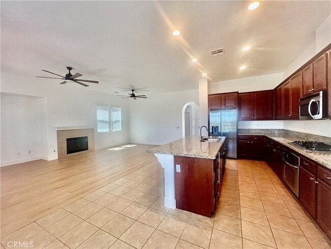 Building Photo - 77184 California Dr
