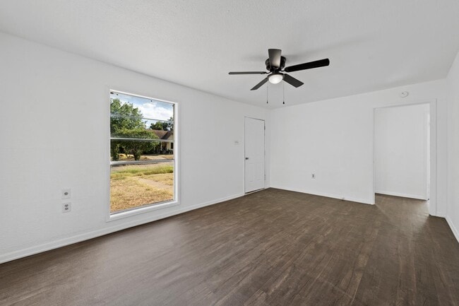 Building Photo - 2601 Herring Ave
