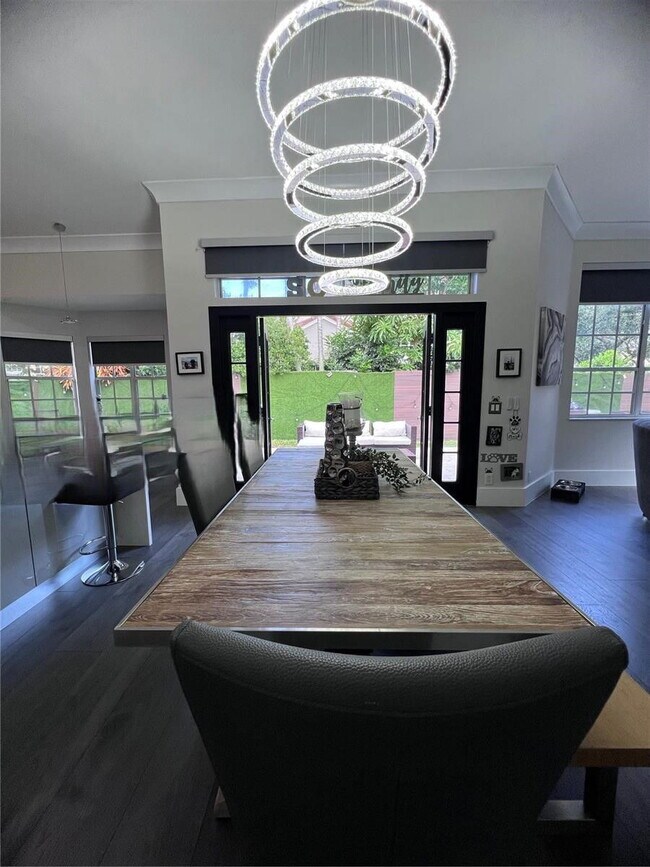 Building Photo - 1371 Bayview Cir