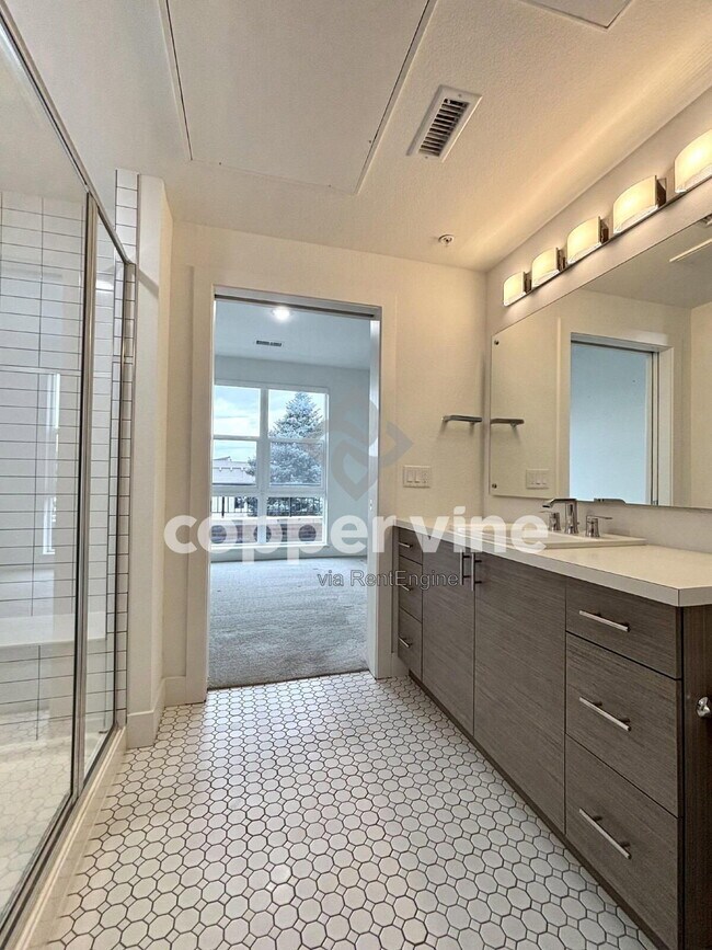 Building Photo - 3500 S Corona St