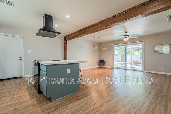 Building Photo - 1102 N 72nd Pl