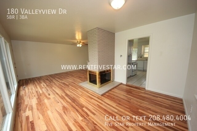Building Photo - 180 Valleyview Dr