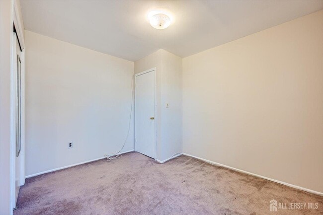 Building Photo - 1224 Thomas Ave