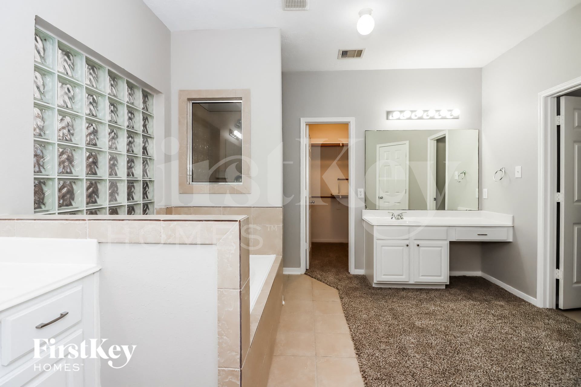 Building Photo - 2540 Pelican Dr