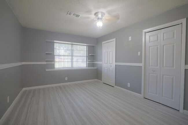 Building Photo - 3118 Flamborough Dr
