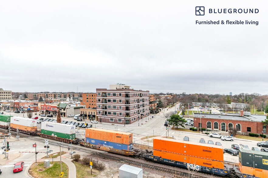 Building Photo - 100 N Addison Ave