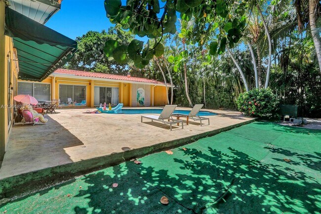 Building Photo - 3920 Monserrate St