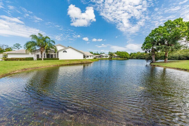 Building Photo - 1700 Aynsley Way