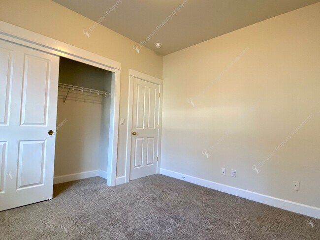 Building Photo - Charming Updated Home in Bend’s Old Farm D...