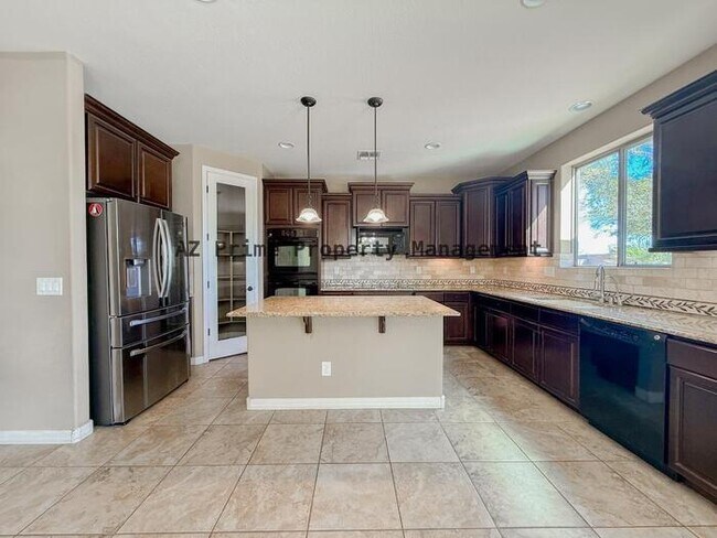 Building Photo - 7707 S 23rd Ln