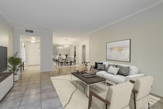 Building Photo - 353 N Post Oak Ln