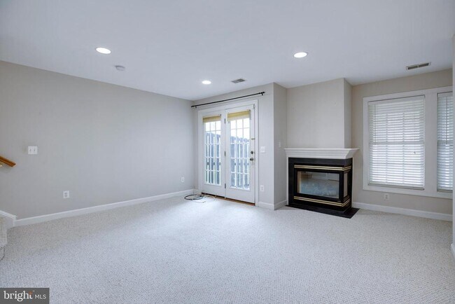 Building Photo - 12691 Heron Ridge Dr
