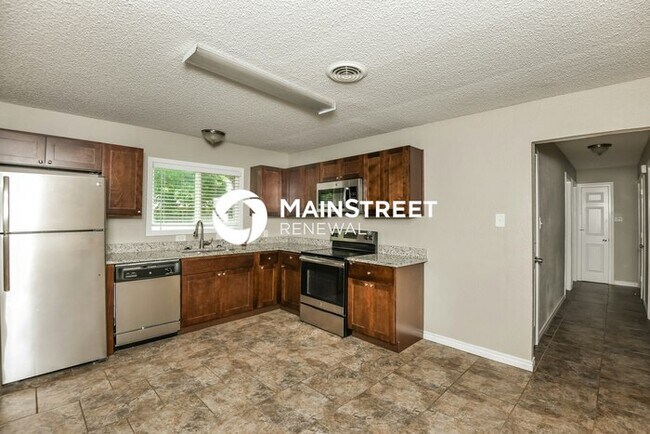 Building Photo - 3 Bedroom Pet-Friendly Home in White Settl...