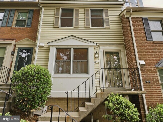 Building Photo - 1612 Arlington Blvd