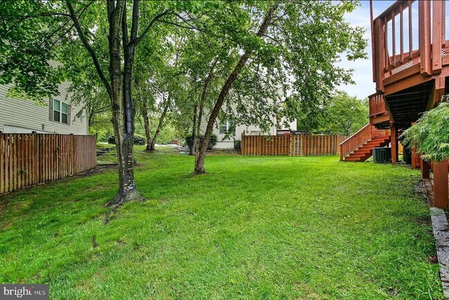 Building Photo - 15 Silver Birch Ct