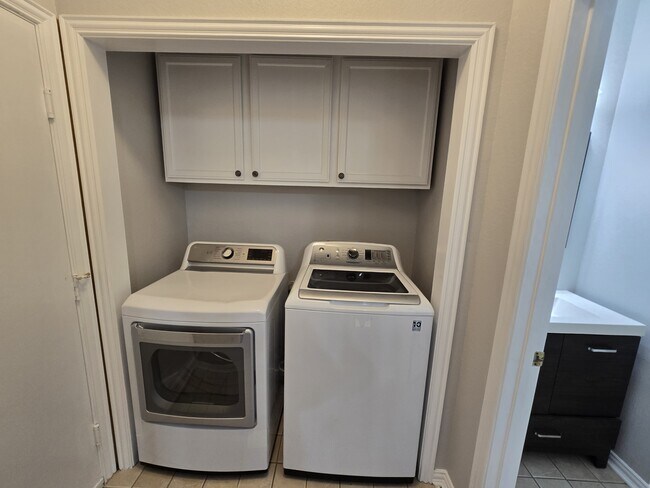 Building Photo - 4241 Arbor Ln