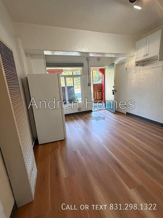 Building Photo - 10110 Soquel Dr