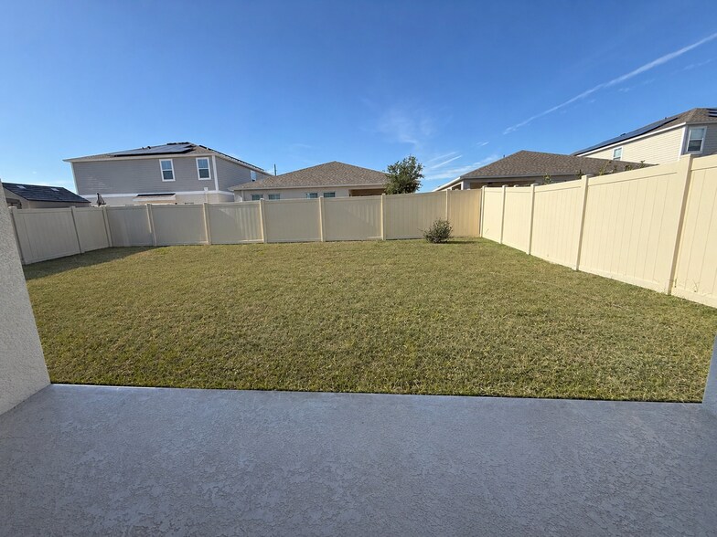 Building Photo - 1305 Current Pl