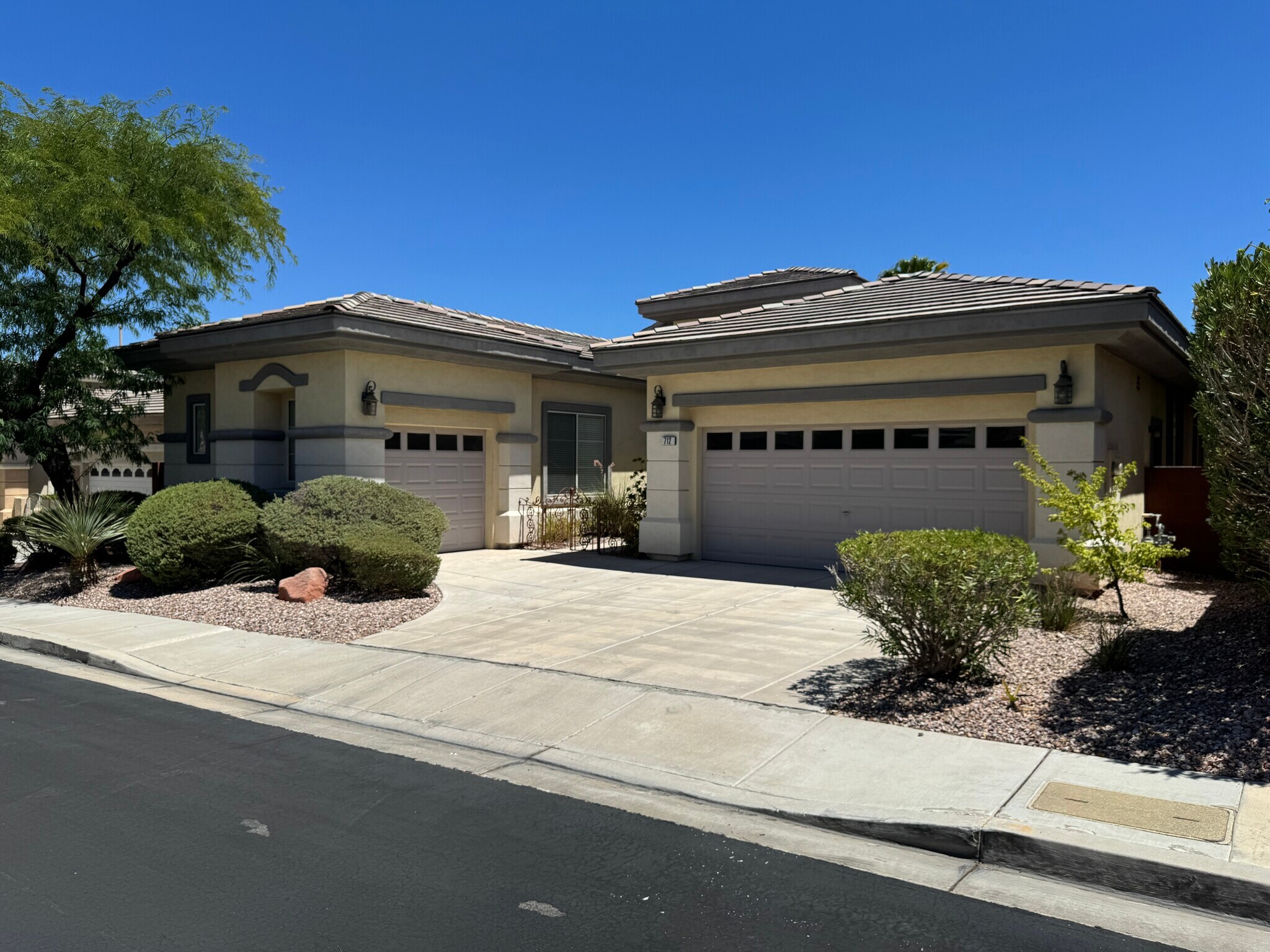 Building Photo - 712 Pinnacle Heights Ln