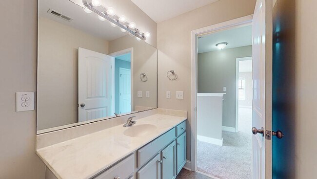 Building Photo - 4 Bedroom Home in Carolina Plantations!