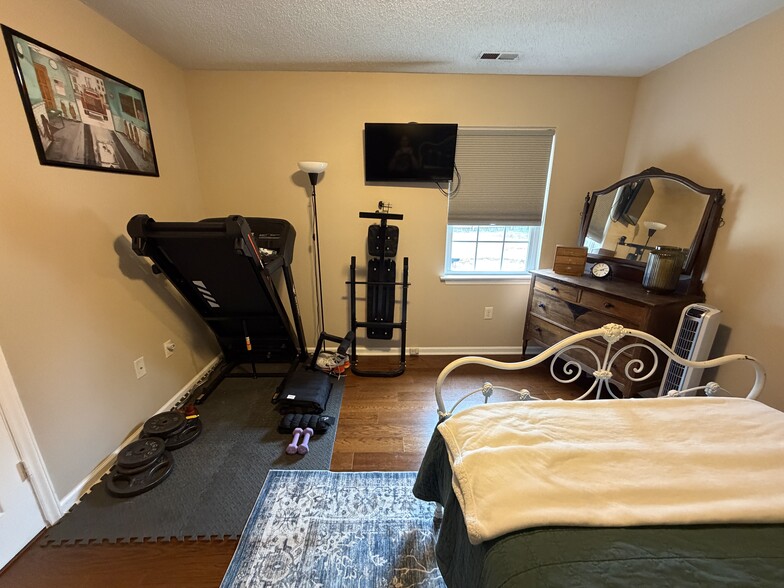 Building Photo - 8731 Stoneface Rd