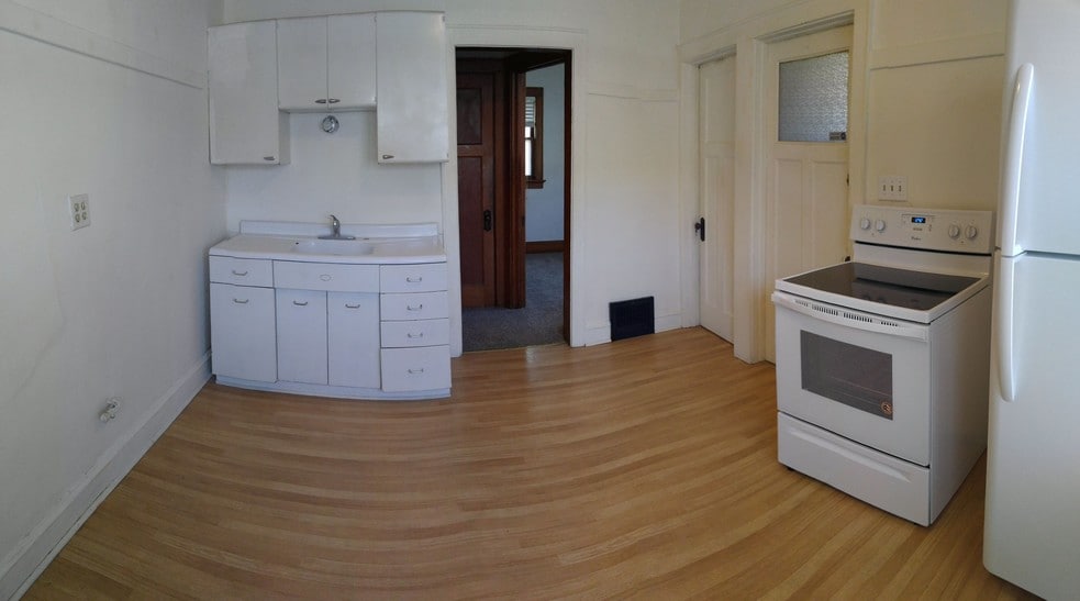 Kitchen - 5414 W Galena St