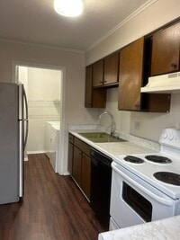 Building Photo - 4634 Belle Dr