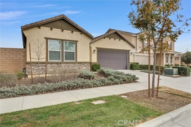 Building Photo - 3359 S Myrtle Dr