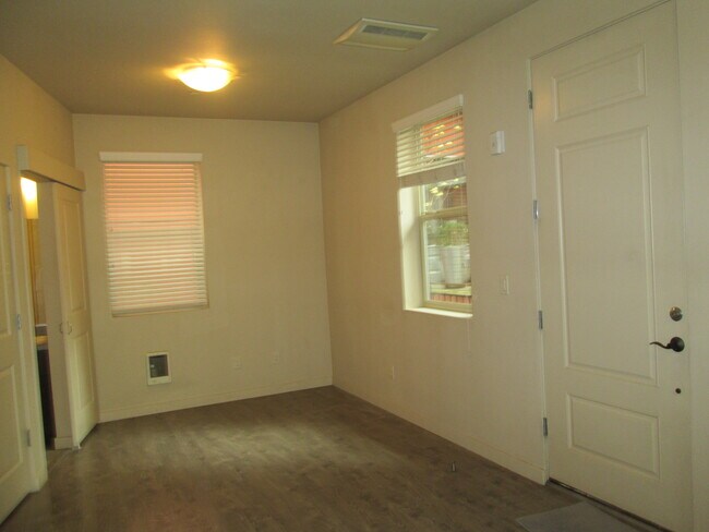 Building Photo - 4321-B SE Division St