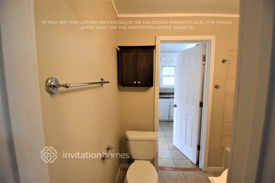 Building Photo - 1612 St Albans St N