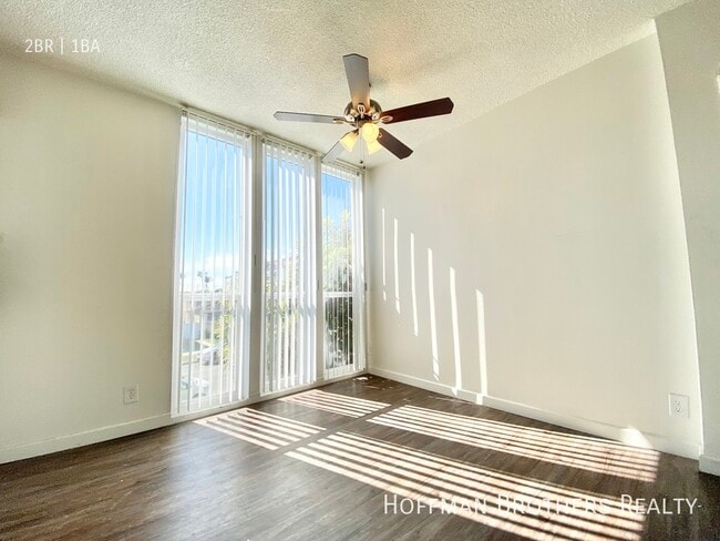 Building Photo - 3438 Mentone Ave