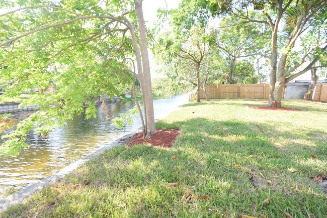 Building Photo - 3541 NW 37th Ave