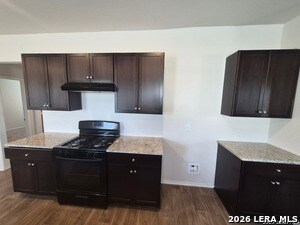 Building Photo - 120 Middle Grn Lp