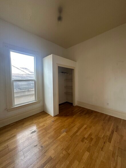 Bedroom - 848 E 15th St