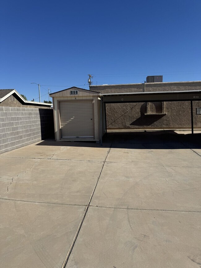 Building Photo - A Cozy 2 bed/ 2 bath home in the heart of Yuma!
