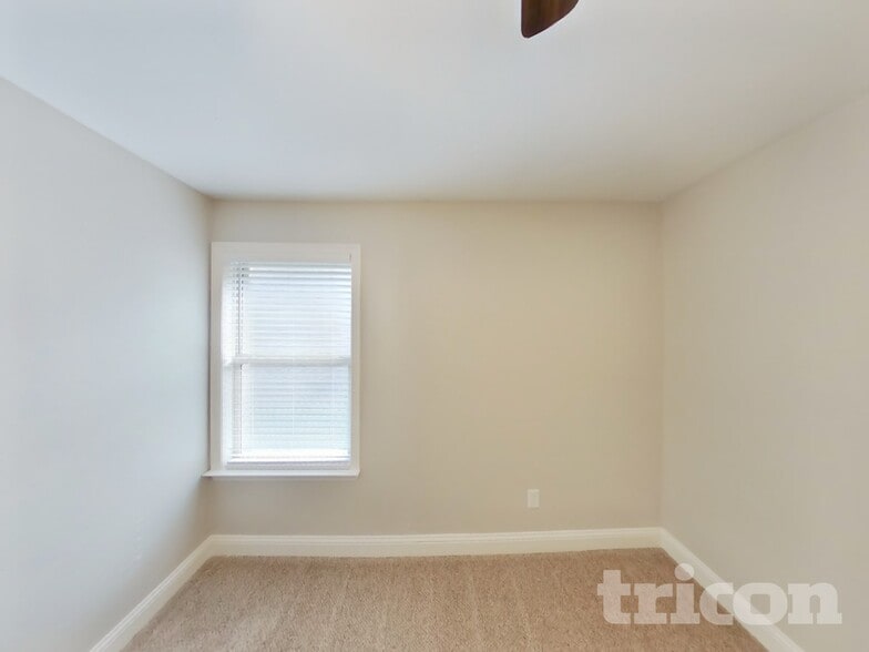 Building Photo - 5856 Burgundy Rose Dr