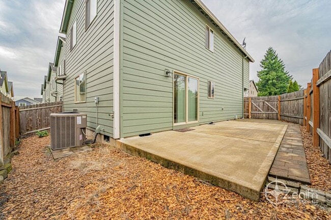 Building Photo - 5609 NE 74th Ct