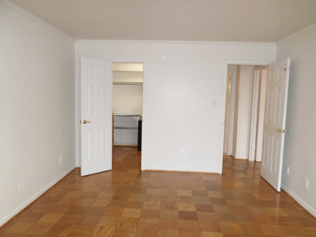 Building Photo - 4620 N Park Ave
