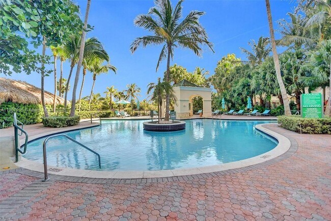 Building Photo - 19501 W Country Club Dr