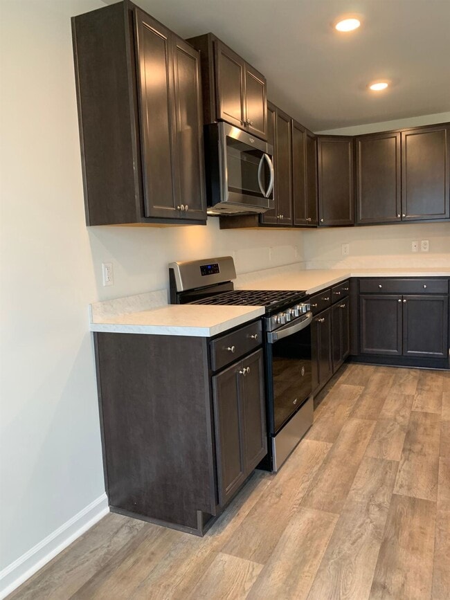 Building Photo - 235 Spencer Cir