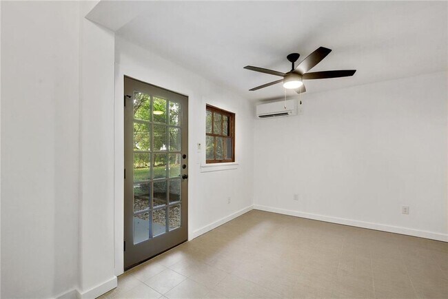 Building Photo - 4504 Elwood Rd