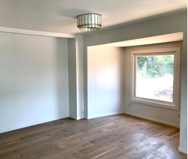 Building Photo - 1819 N Alvarado St