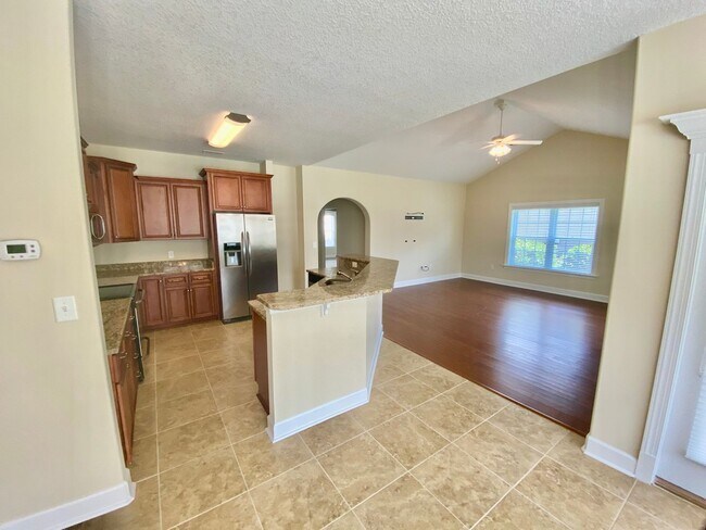 Building Photo - Great Location Single Family Home