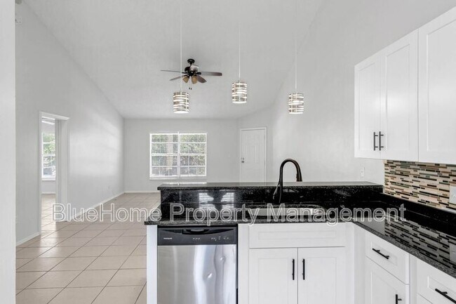Building Photo - 3651 N Goldenrod Rd