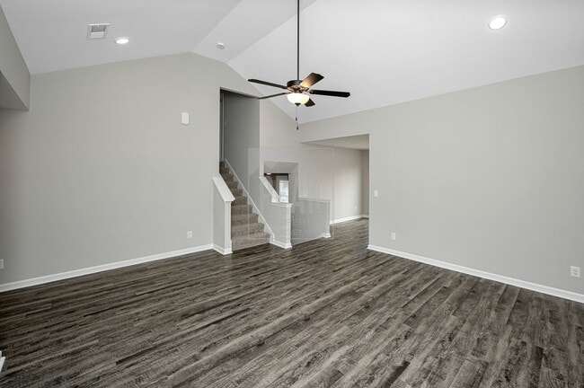 Building Photo - 390 Woodland Cir