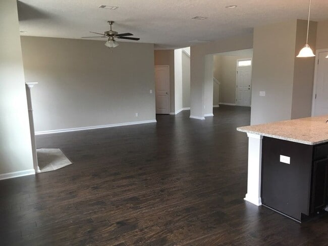 Building Photo - 494 Archie Way